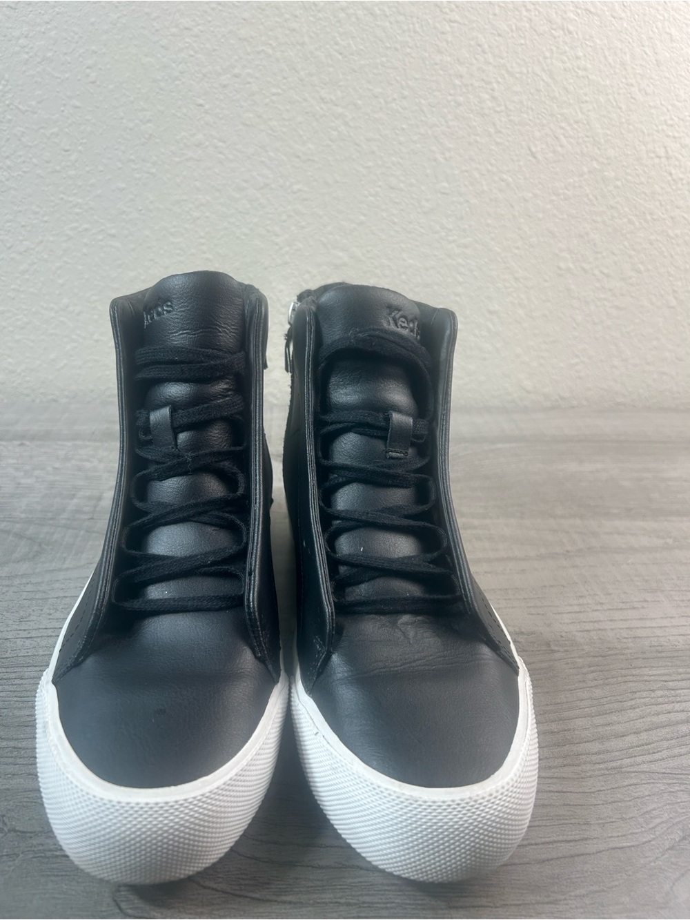 Keds Black Leather High Top Sneakers 🖤 Side Zip Casual Shoes Women’s Size 9.5 - Picture 3 of 11